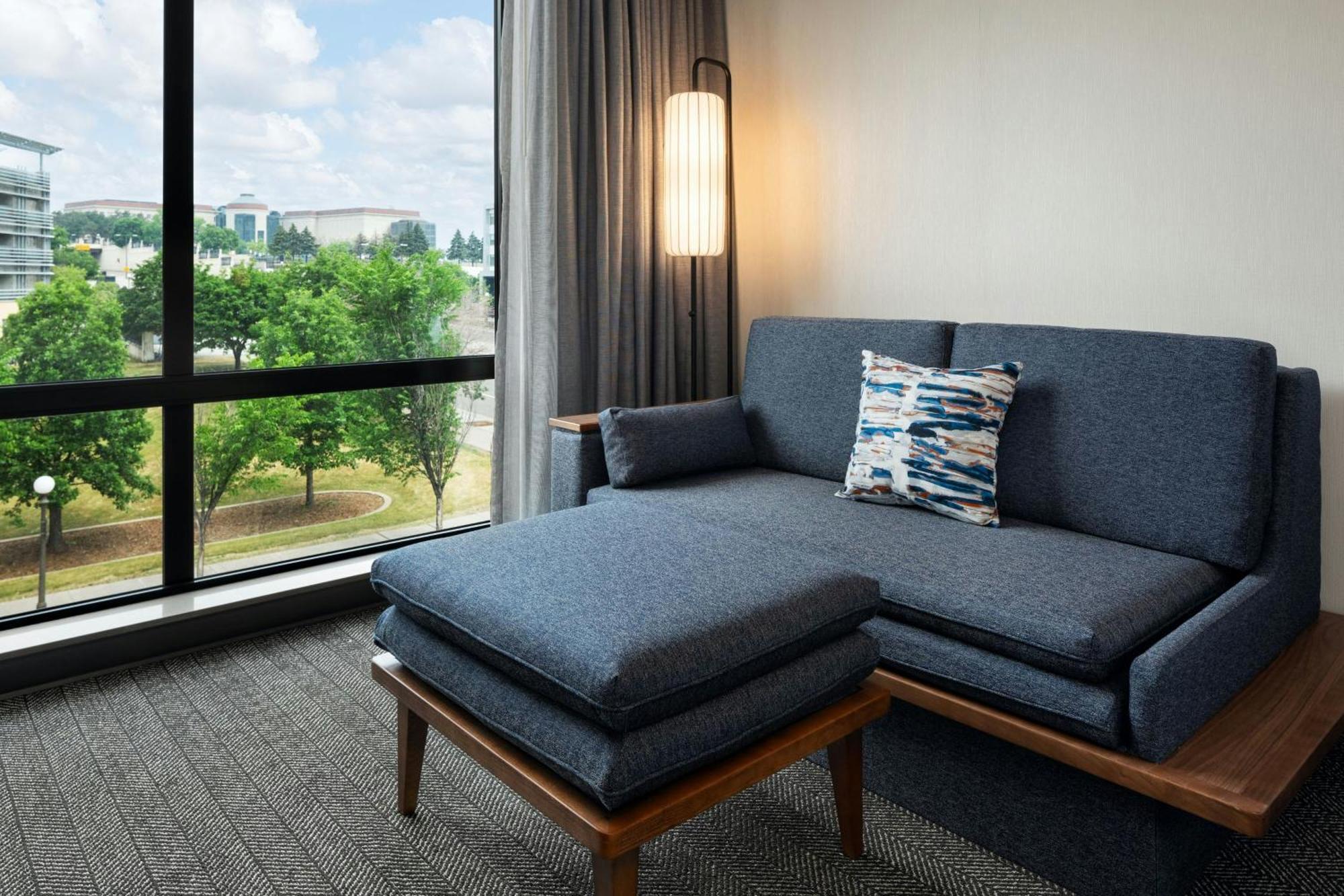 Отель Courtyard By Marriott St Paul Downtown Сент-Пол Экстерьер фото